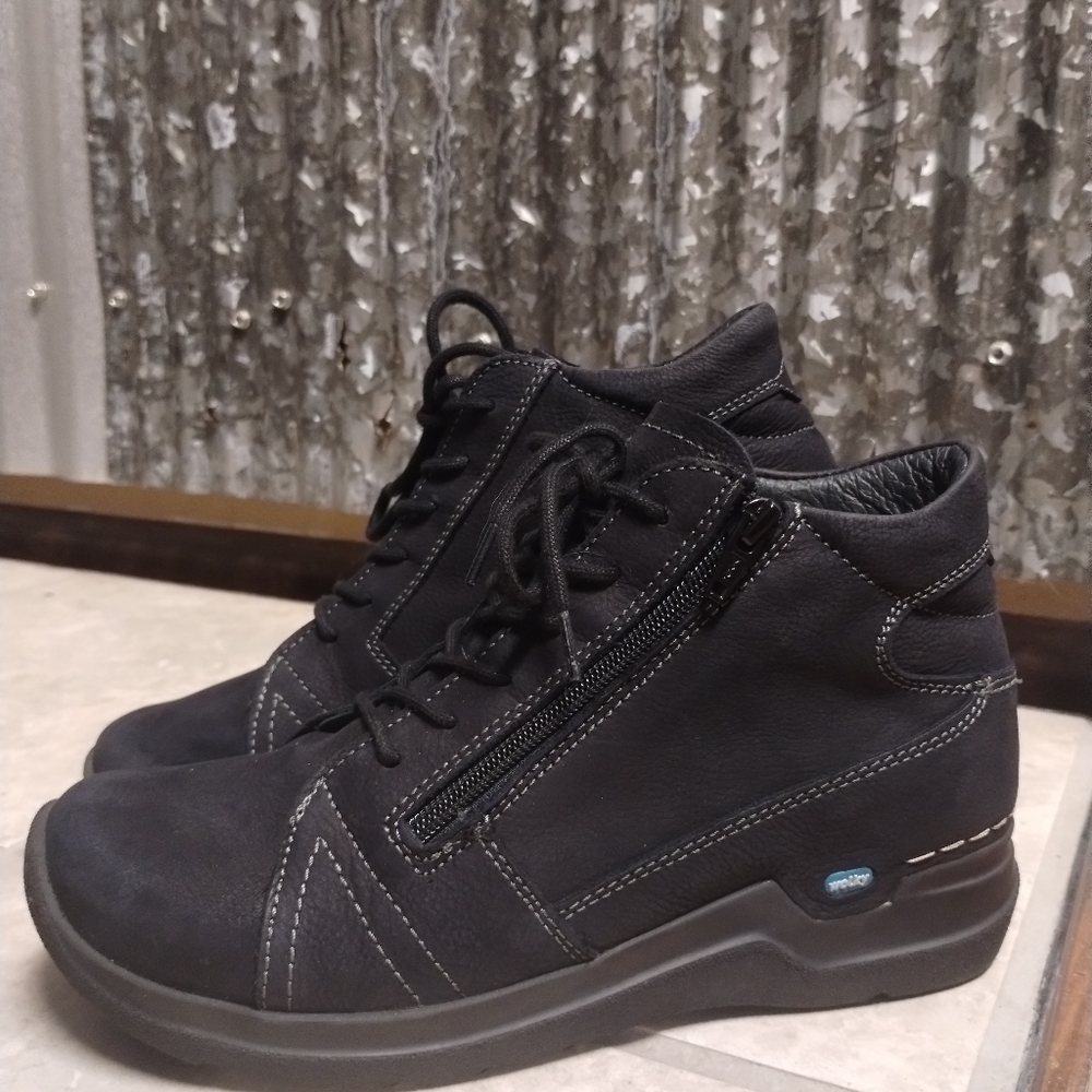 Women's Wolky sneaker booties 8